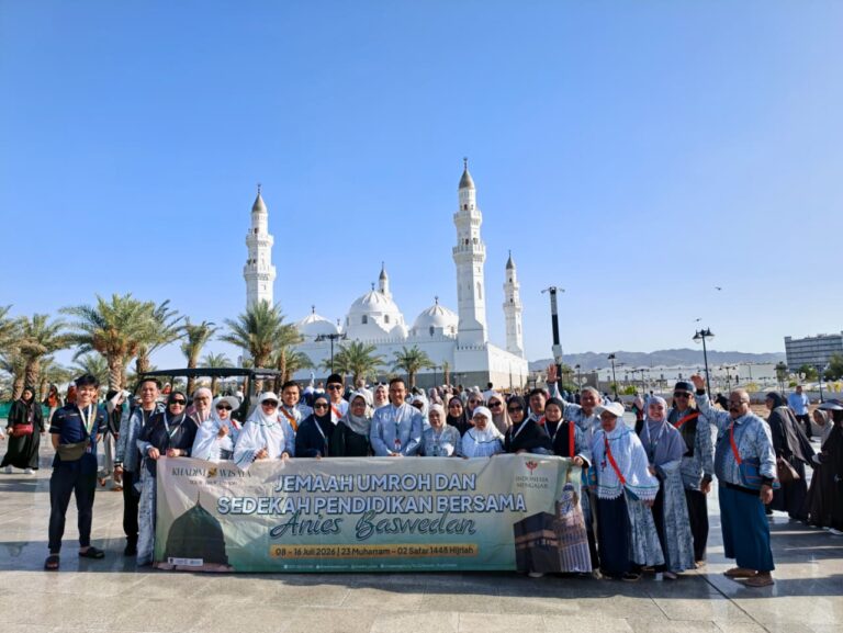 Umroh bersama Anies Baswedan (Khadim Wisata)